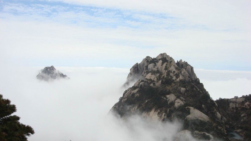 点击大图看下一张：安徽黄山云海图片