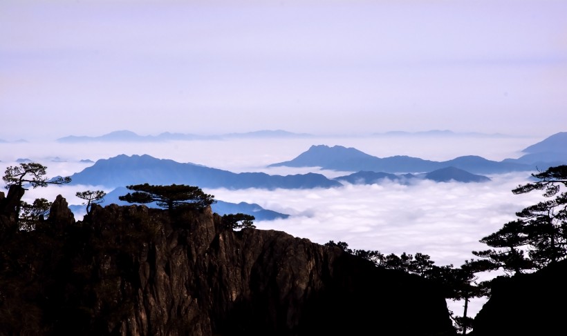 点击大图看下一张：安徽黄山云海风景图片