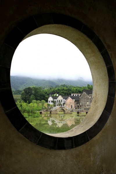 点击大图看下一张：安徽西递风景图片