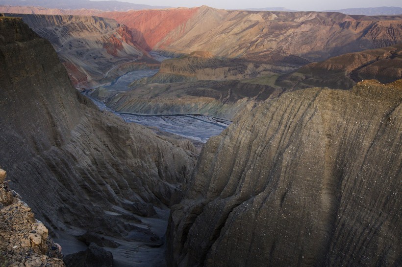 点击大图看下一张：新疆安集海大峡谷风景图片