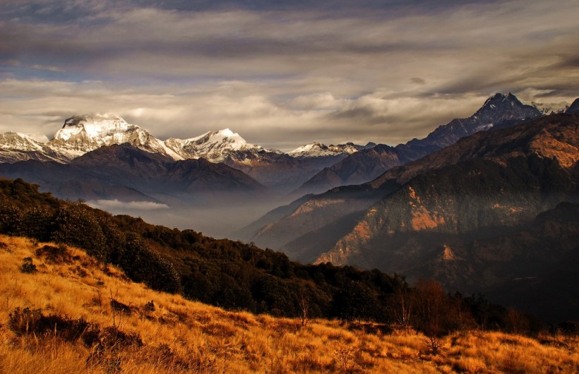 点击大图看下一张：尼泊尔安纳普尔那峰风景图片