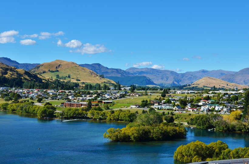 点击大图看下一张：新西兰箭镇风景图片
