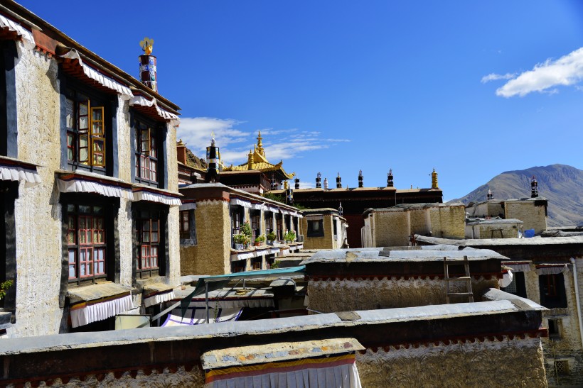 点击大图看下一张：西藏扎什伦布寺风景图片