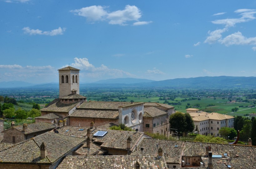 点击大图看下一张：意大利阿西西风景图片