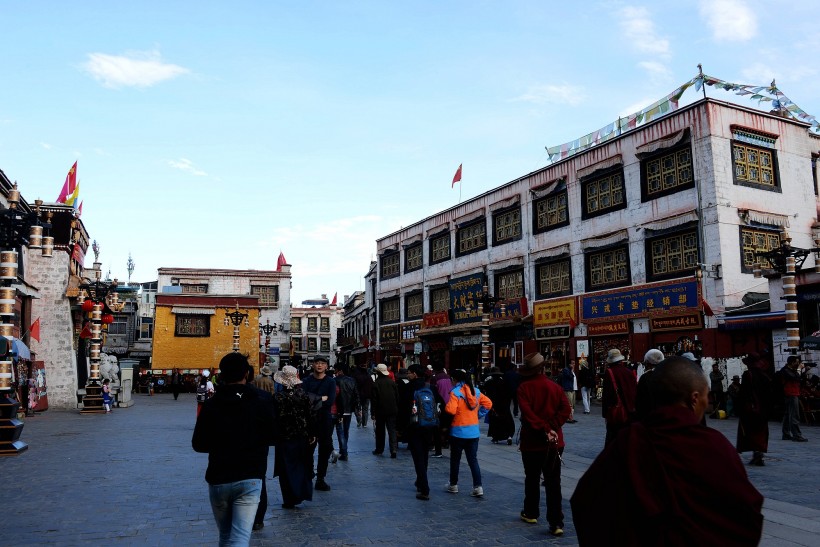 点击大图看下一张：西藏拉萨八廓街人文风景图片