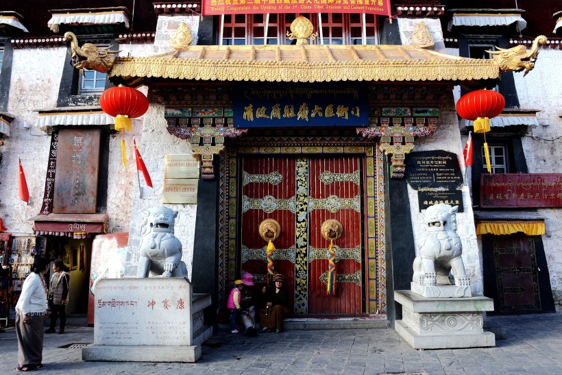点击大图看下一张：西藏拉萨八廓街人文风景图片
