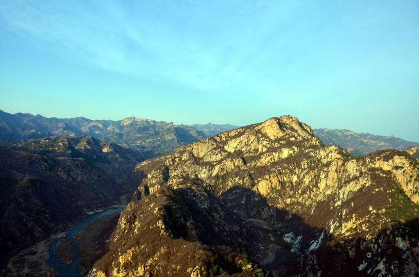 点击大图看下一张：北京延庆白河峡谷风景图片