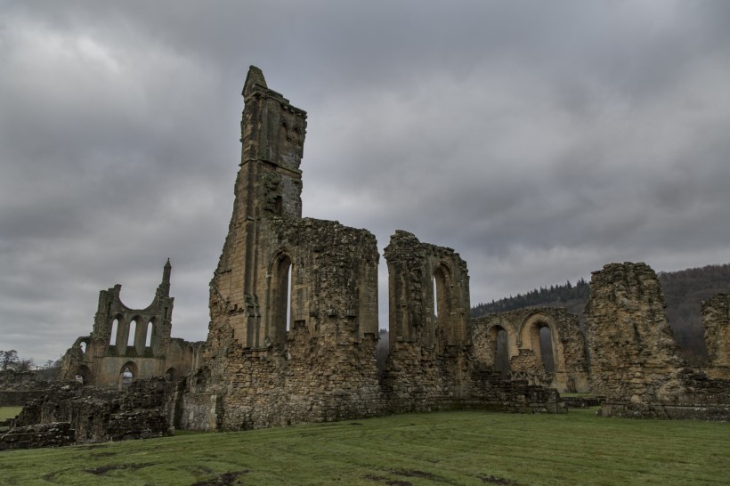 点击大图看下一张：英国拜兰修道院风景图片