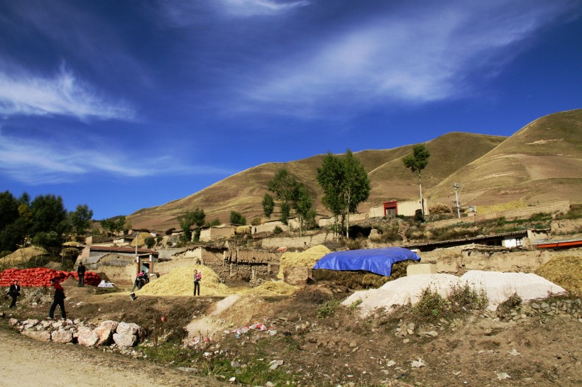 点击大图看下一张：甘肃兰州白塔山风景图片