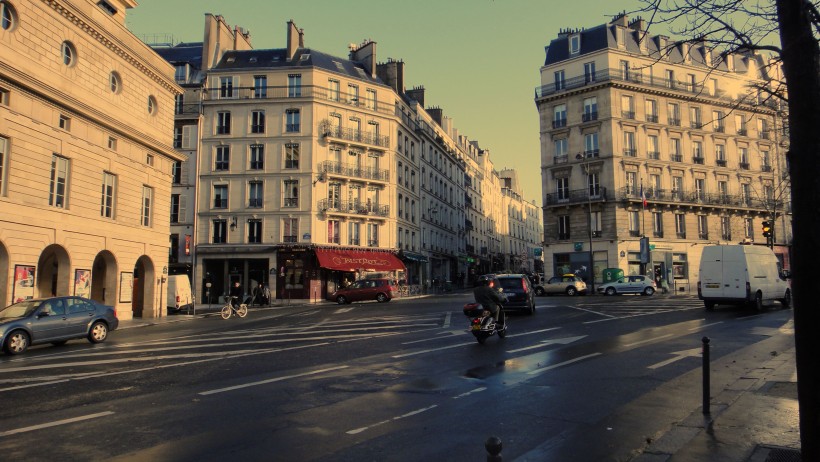 点击大图看下一张：漂亮的巴黎小巷图片