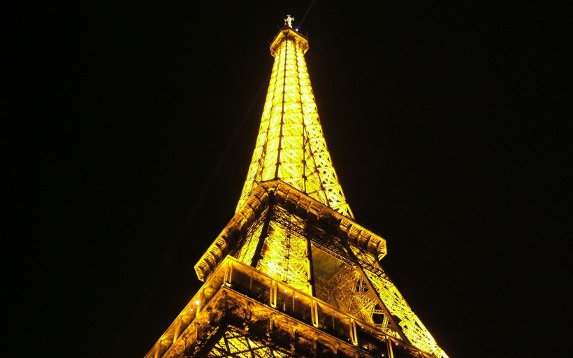 点击大图看下一张：巴黎城市灯火辉煌的夜景图片