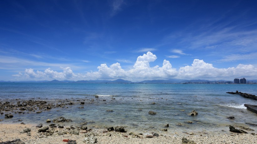 点击大图看下一张：海南三亚半山半岛风景图片