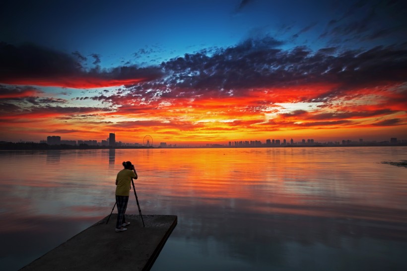 点击大图看下一张：江苏无锡宝界公园夕阳风景图片