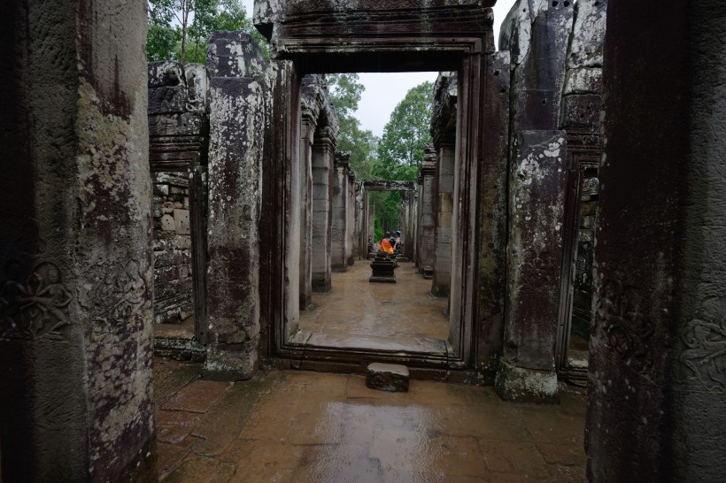 点击大图看下一张：柬埔寨巴戎寺风景图片