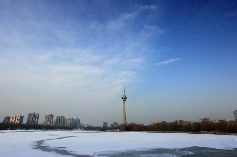 点击大图看下一张：北京八一湖风景图片
