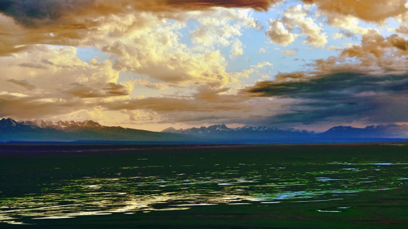 点击大图看下一张：新疆巴音布鲁克风景图片
