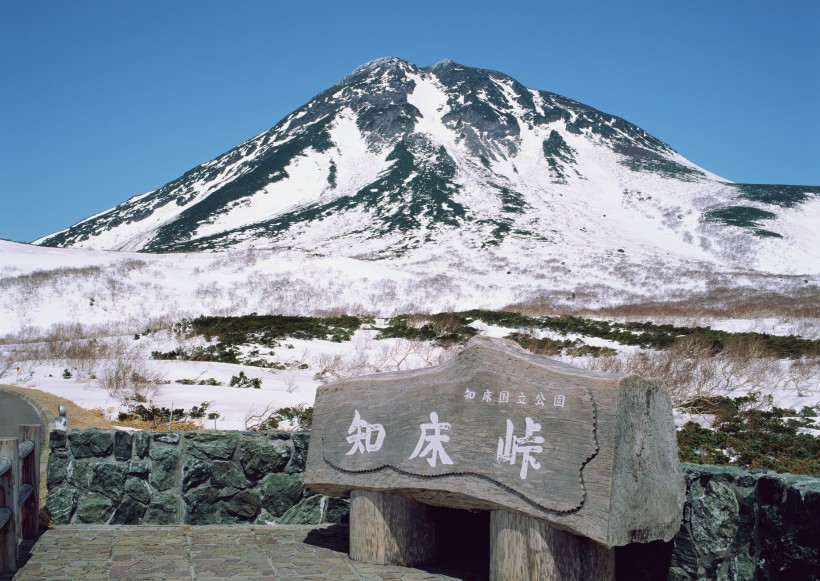 点击大图看下一张：北海道冬季风景图片