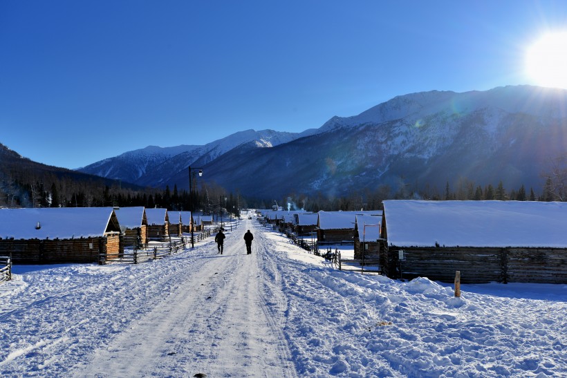 点击大图看下一张：冬季北疆风景图片