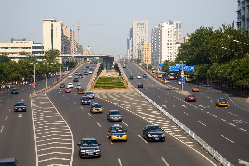 点击大图看下一张：北京道路交通图片