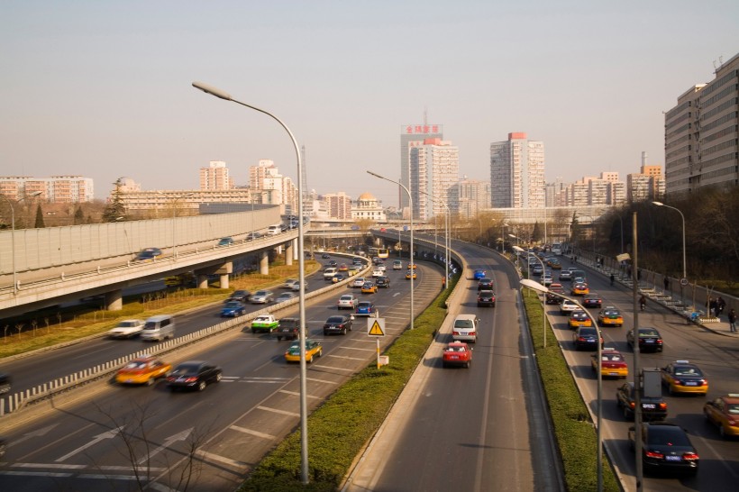 点击大图看下一张：北京道路交通图片