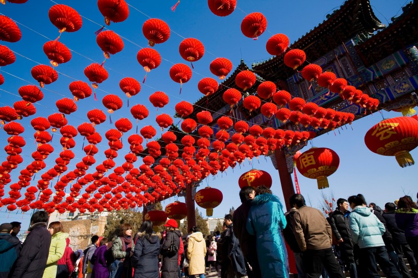 点击大图看下一张：老北京庙会图片