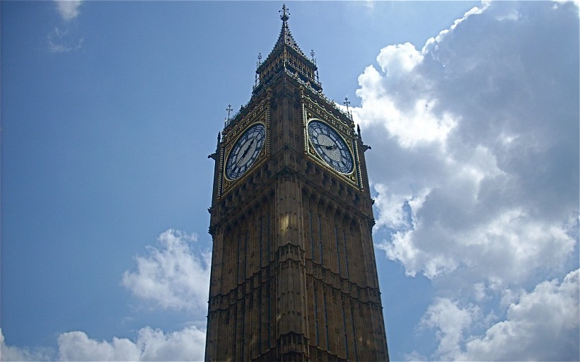 点击大图看下一张：美丽的伦敦大本钟图片