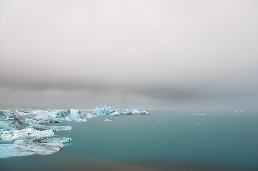 点击大图看下一张：北欧冰岛冰天雪地风景图片