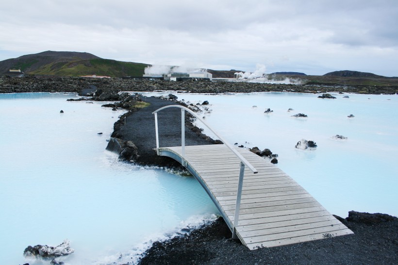 点击大图看下一张：冰岛蓝湖温泉图片
