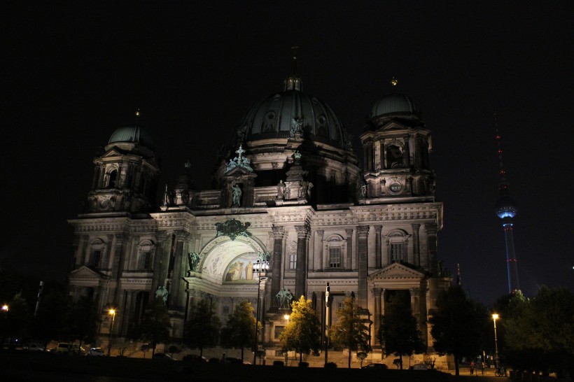 点击大图看下一张：柏林大教堂图片