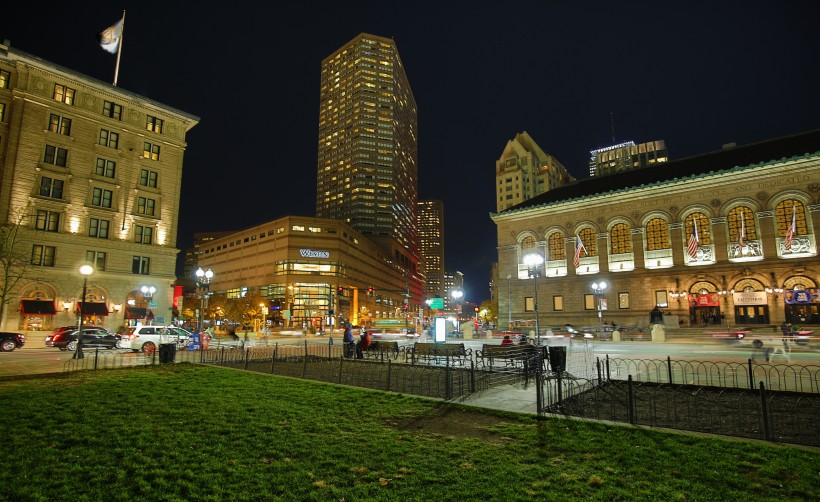 点击大图看下一张：美国波士顿夜景图片