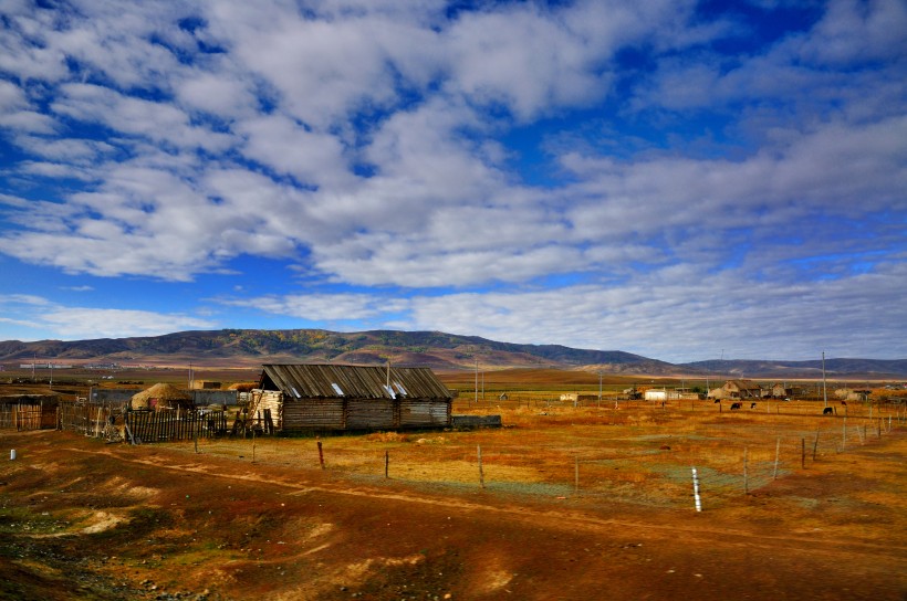 点击大图看下一张：新疆布尔津县风景图片