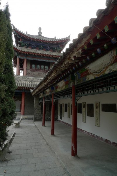 点击大图看下一张：陕西西安草堂寺风景图片