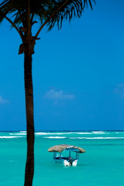 点击大图看下一张：加勒比海码头风景图片