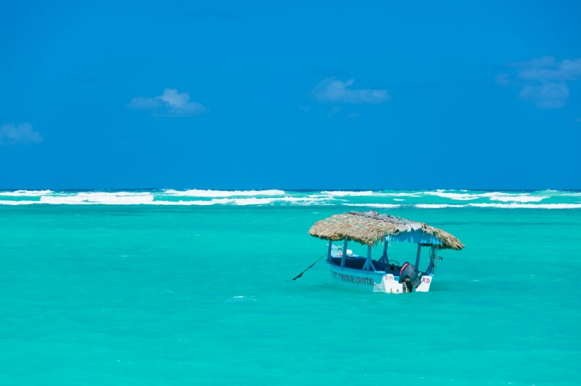 点击大图看下一张：加勒比海码头风景图片