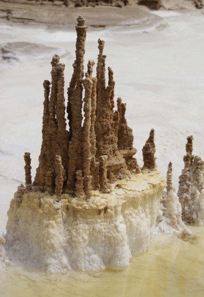 点击大图看下一张：青海察尔汗盐湖风景图片