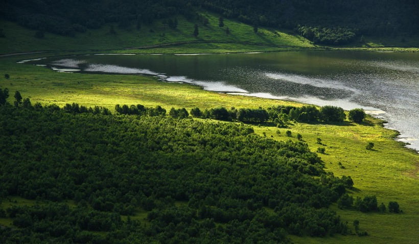 点击大图看下一张：西藏柴河风景图片