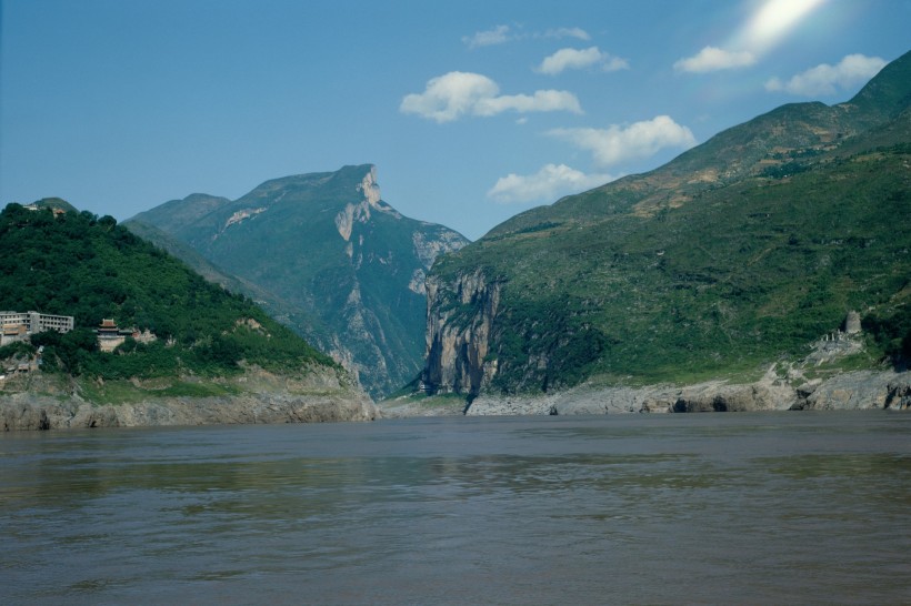点击大图看下一张：长江三峡图片