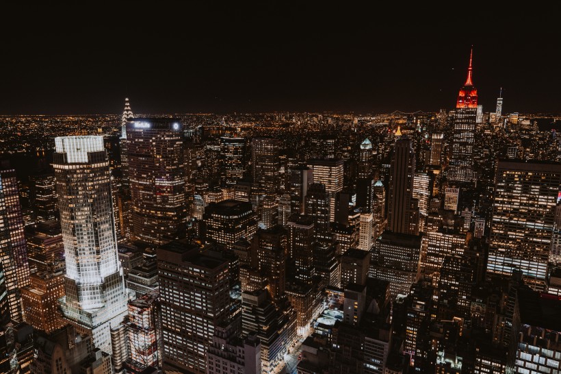 点击大图看下一张：璀璨的城市夜景图片