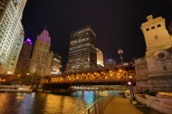 美国芝加哥河夜景图片_13张