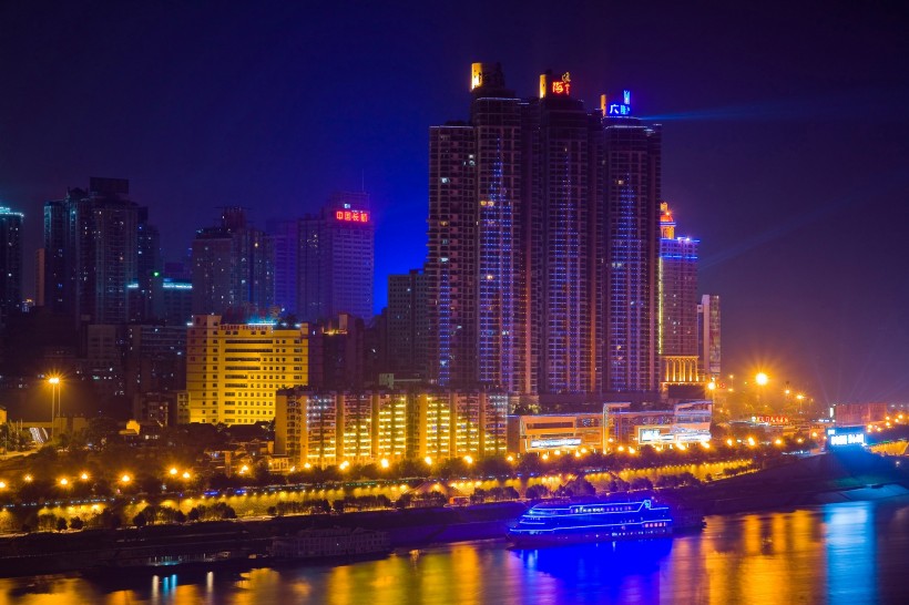 点击大图看下一张：重庆繁华城市图片