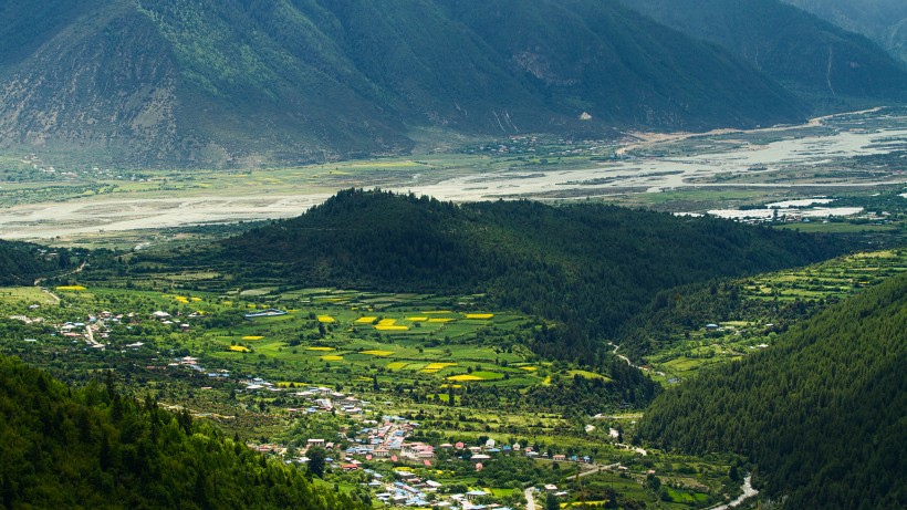 点击大图看下一张：川藏公路沿线风景图片