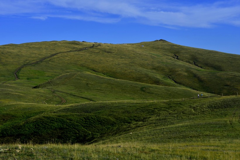 点击大图看下一张：内蒙古包头春坤山风景图片