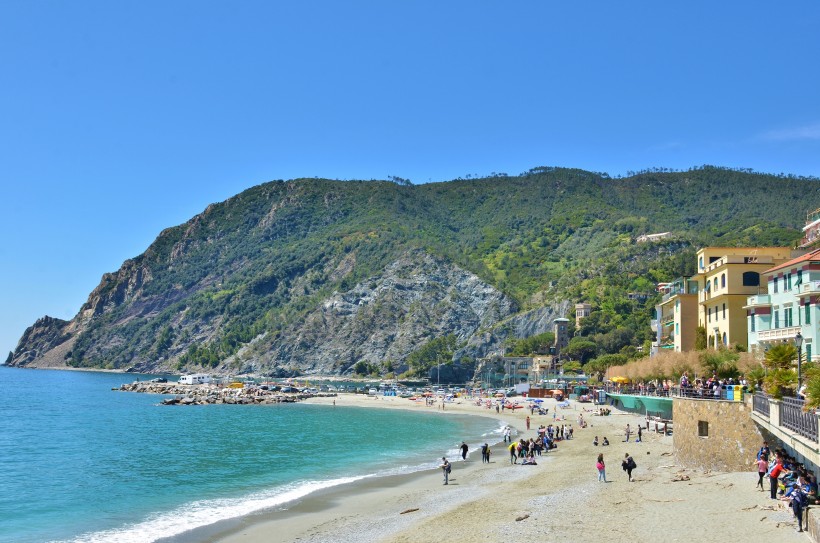 点击大图看下一张：意大利五渔村风景图片