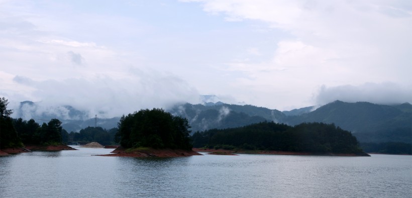 点击大图看下一张：福建三明大金湖风景图片