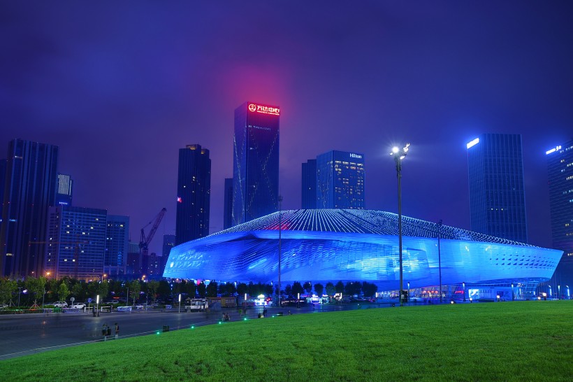 点击大图看下一张：辽宁大连东港夜景图片