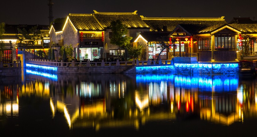 点击大图看下一张：江苏无锡荡口古镇夜景图片