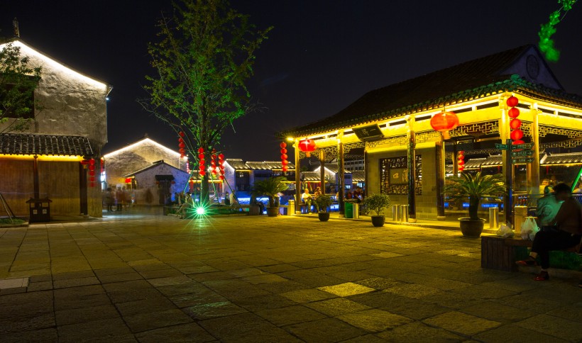 点击大图看下一张：江苏无锡荡口古镇夜景图片