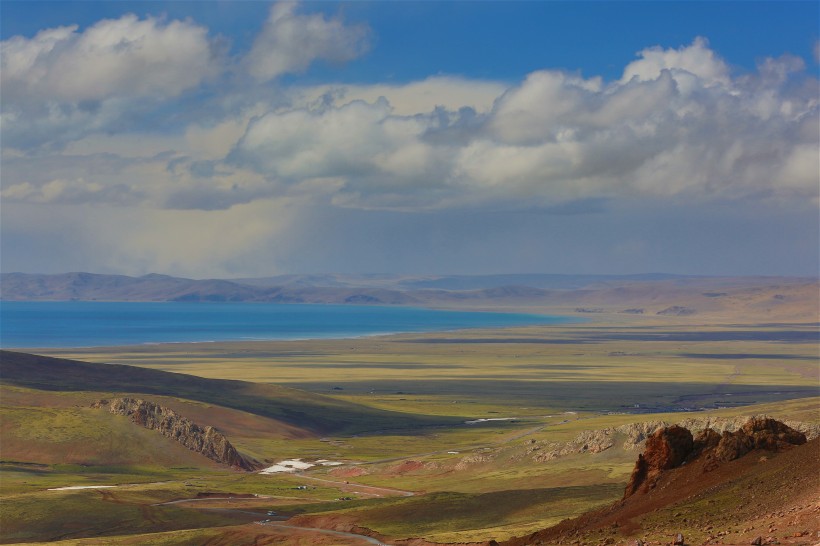 点击大图看下一张：西藏当雄草原风景图片