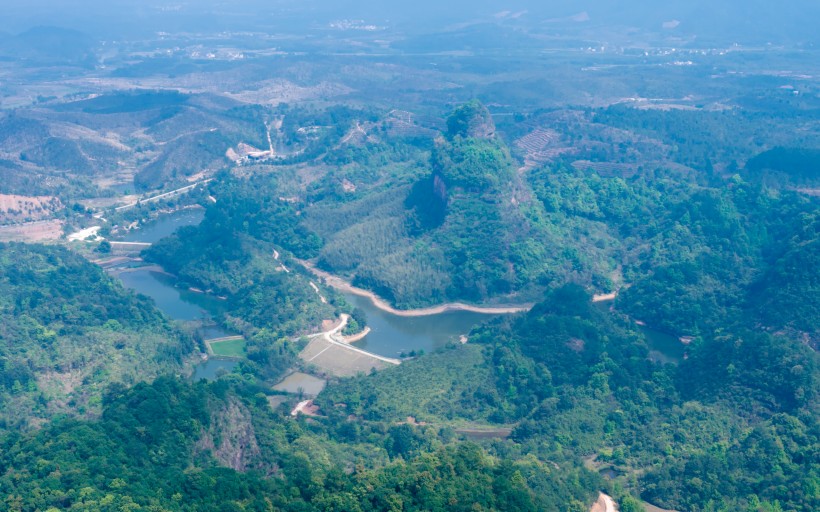 点击大图看下一张：丹霞山风景图片