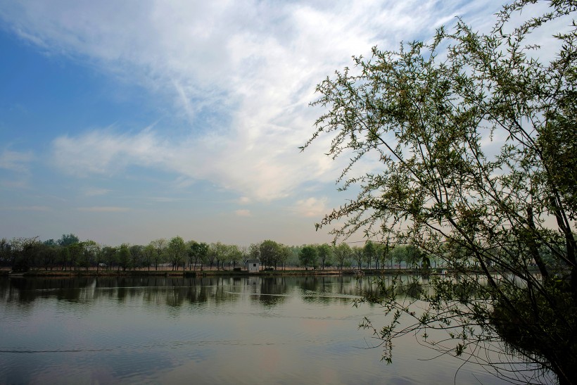 点击大图看下一张：北京稻香湖风景图片